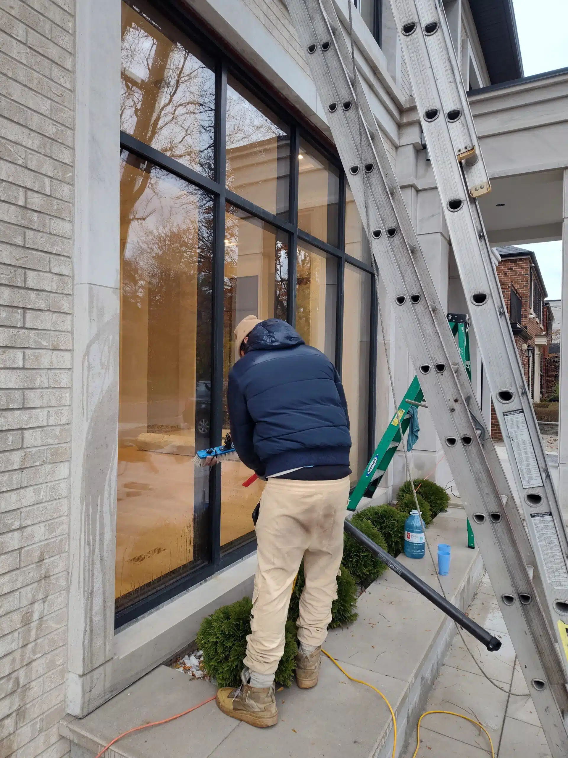 Window Cleaning Services in Toronto (18)